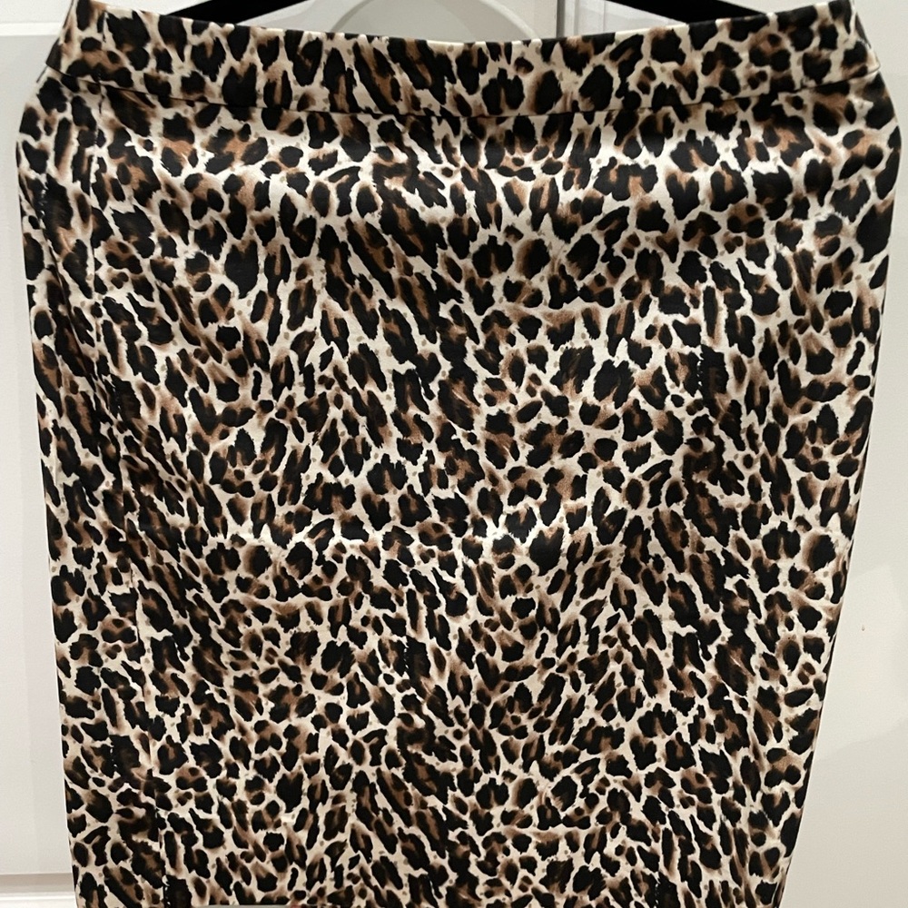 J. Crew leopard pencil skirt ❤️🍁